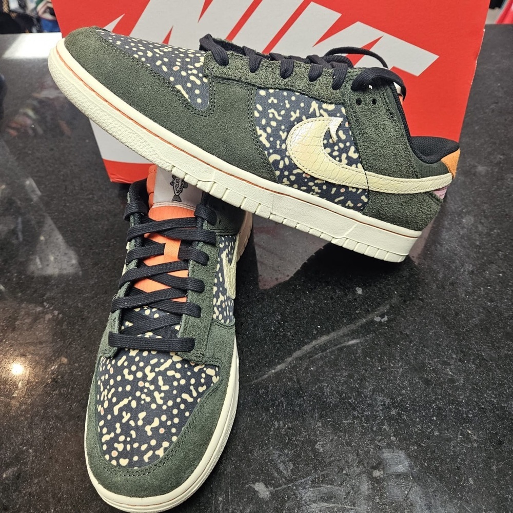 Sz various Nike Dunk Low Rainbow Trout FN7523-300 Men's - Picture 10 of 15